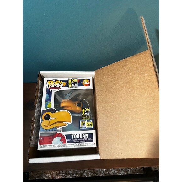 Comic Com Musuem Exclusive‎ Red Astronaut Toucan 1000 piece LE Funko Pop 103 - Picture 8 of 8